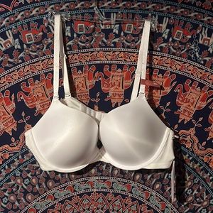 Ambrielle white bra size 38c brand new